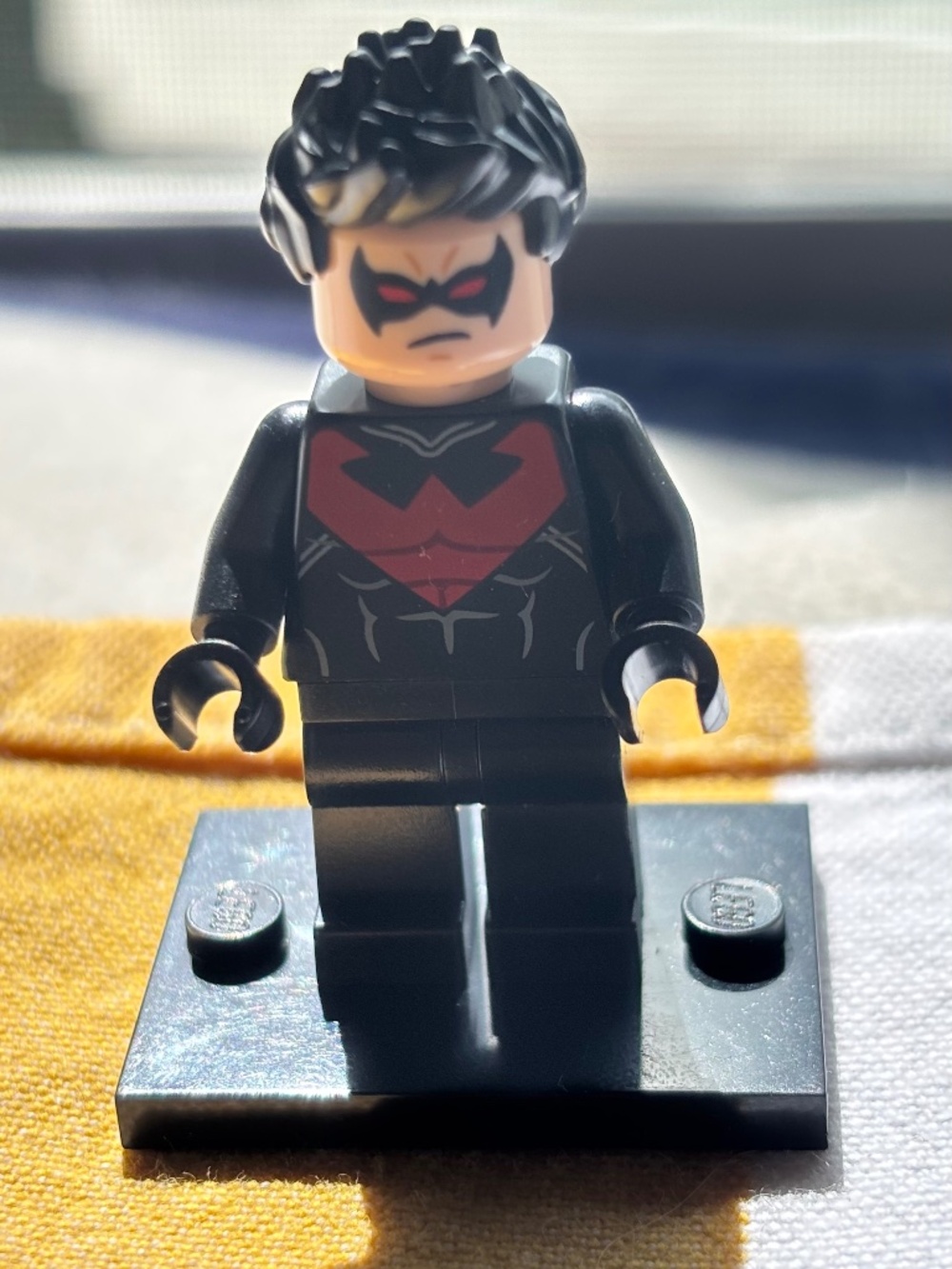 LEGO Super Heroes Batman II sh0085 "Nightwing" VERY FAINT swing marks.
